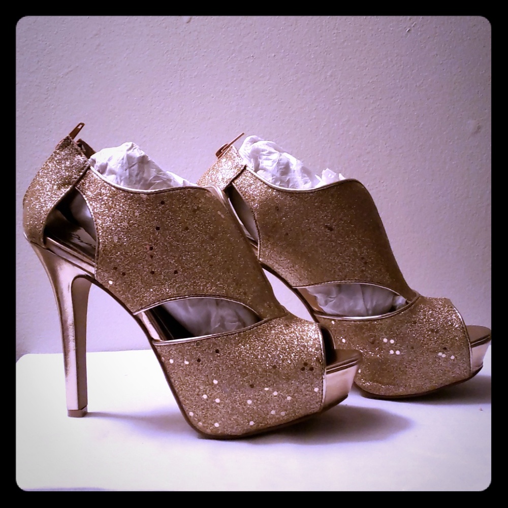 Gold Platform Peep toe Heel